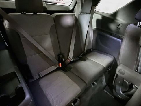 Used 2023 Chevrolet Traverse LT FWD image 30