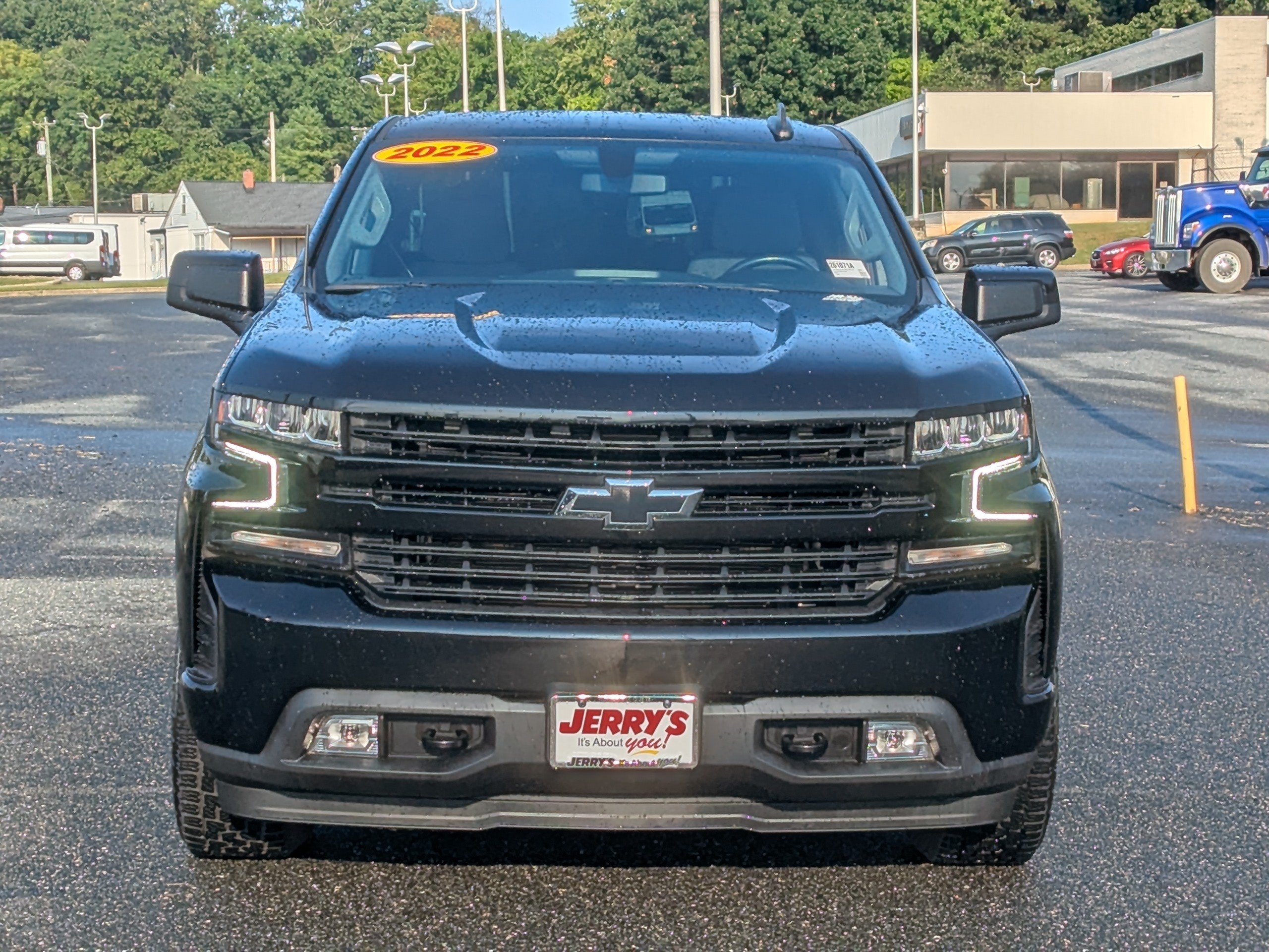 Used 2022 Chevrolet Silverado 1500 RST AWD/4WD image 2