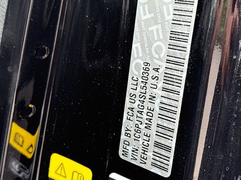 New 2025 Jeep Gladiator Willys image 25