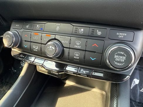 Used 2024 Dodge Durango GT AWD/4WD image 36