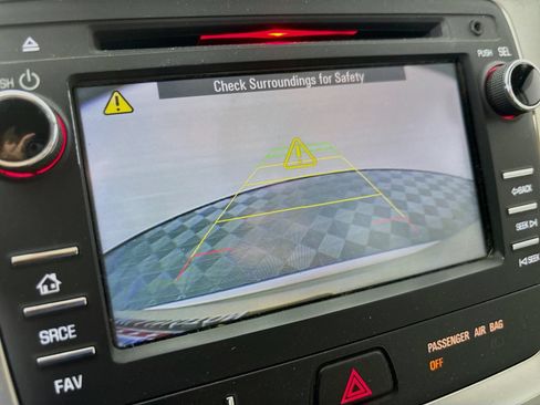 Used 2013 GMC Acadia SLE FWD image 13