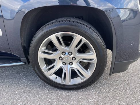 Used 2020 Cadillac Escalade Luxury RWD image 13