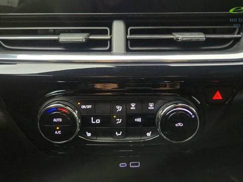 Used 2025 Chevrolet Trax RS w/ Driver Confidence Package FWD image 49