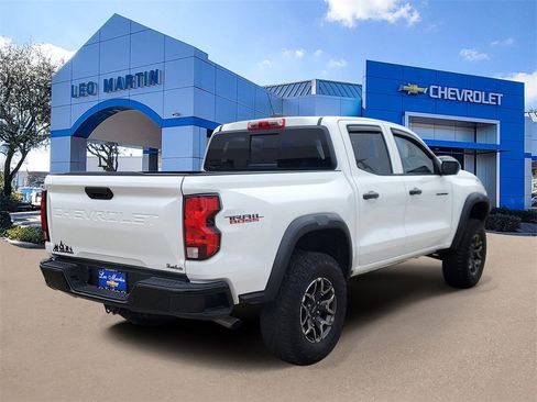 Used 2023 Chevrolet Colorado Trail Boss w/ Technology Package image 3
