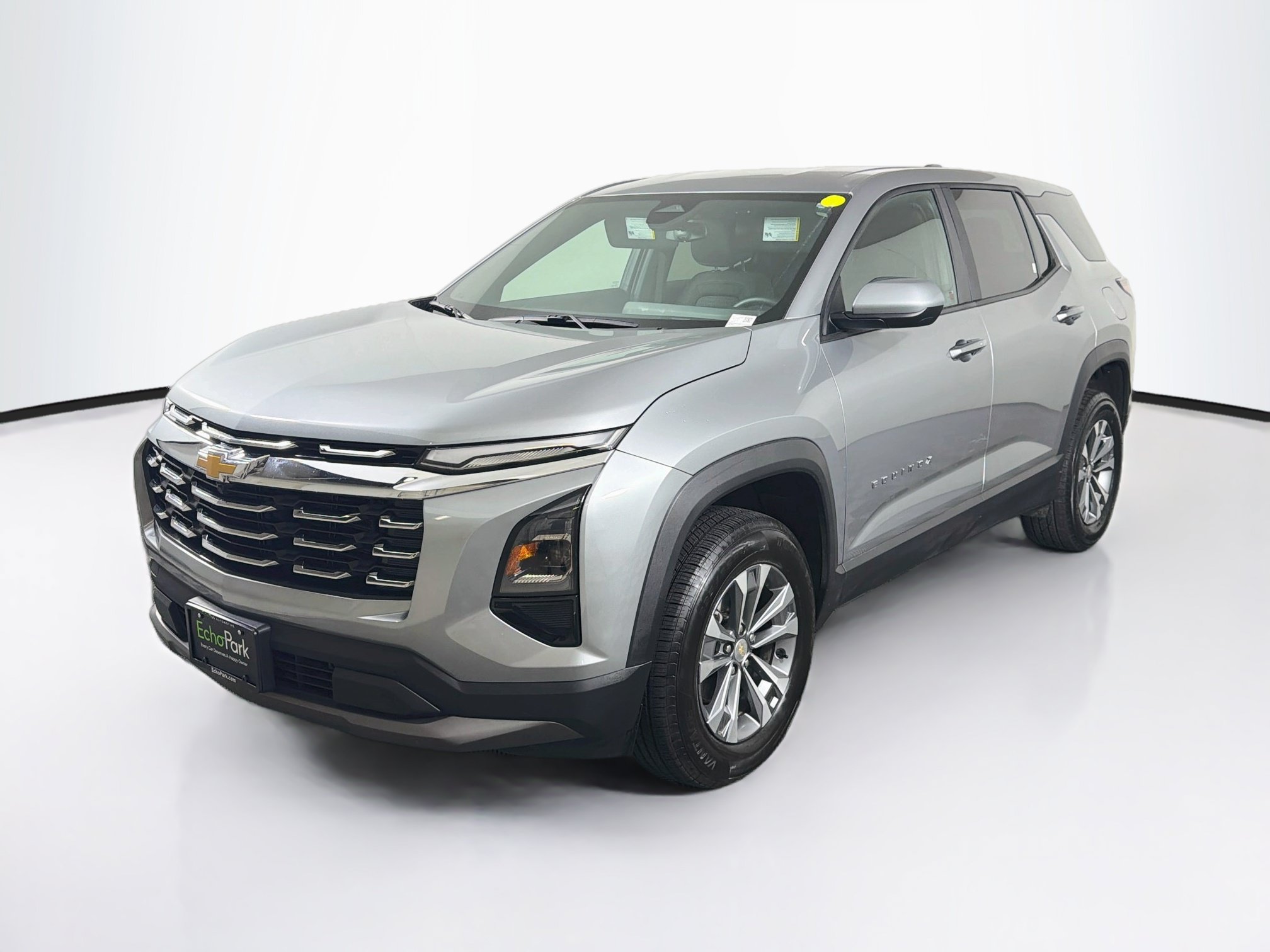 Used 2025 Chevrolet Equinox LT FWD image 3