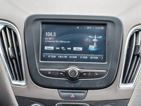 Used 2018 Chevrolet Malibu LT FWD image 12