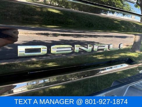 Used 2023 GMC Sierra 3500 Denali w/ Denali Black Diamond Edition AWD/4WD image 7
