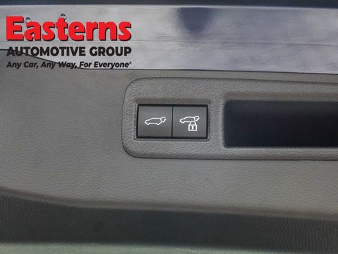 Used 2024 Toyota Venza LE image 21