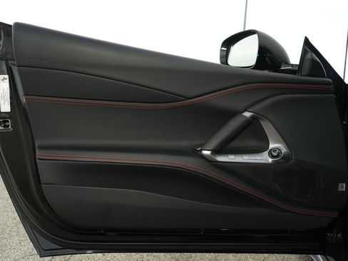 Used 2019 Ferrari 812 Superfast image 30