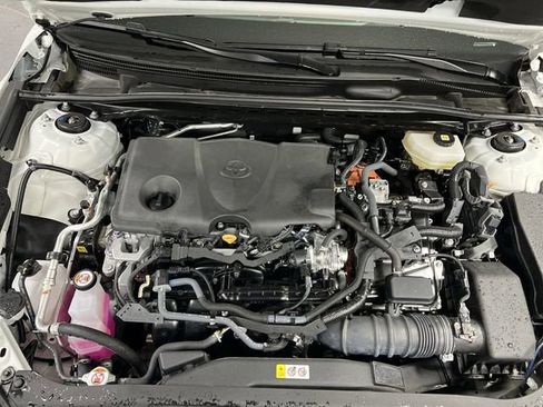 Used 2025 Toyota Camry SE FWD image 29