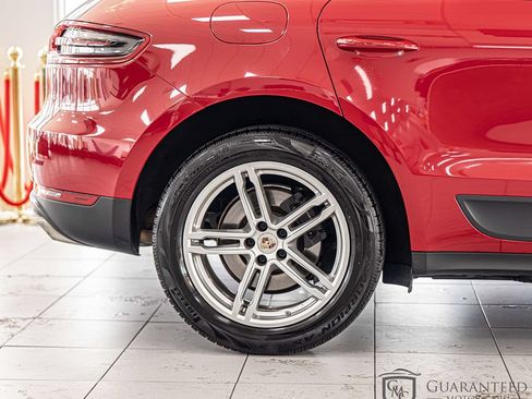 Used 2018 Porsche Macan AWD/4WD image 10