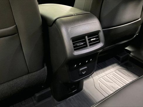 Used 2023 GMC Terrain Denali w/ Black Diamond Edition AWD/4WD image 34