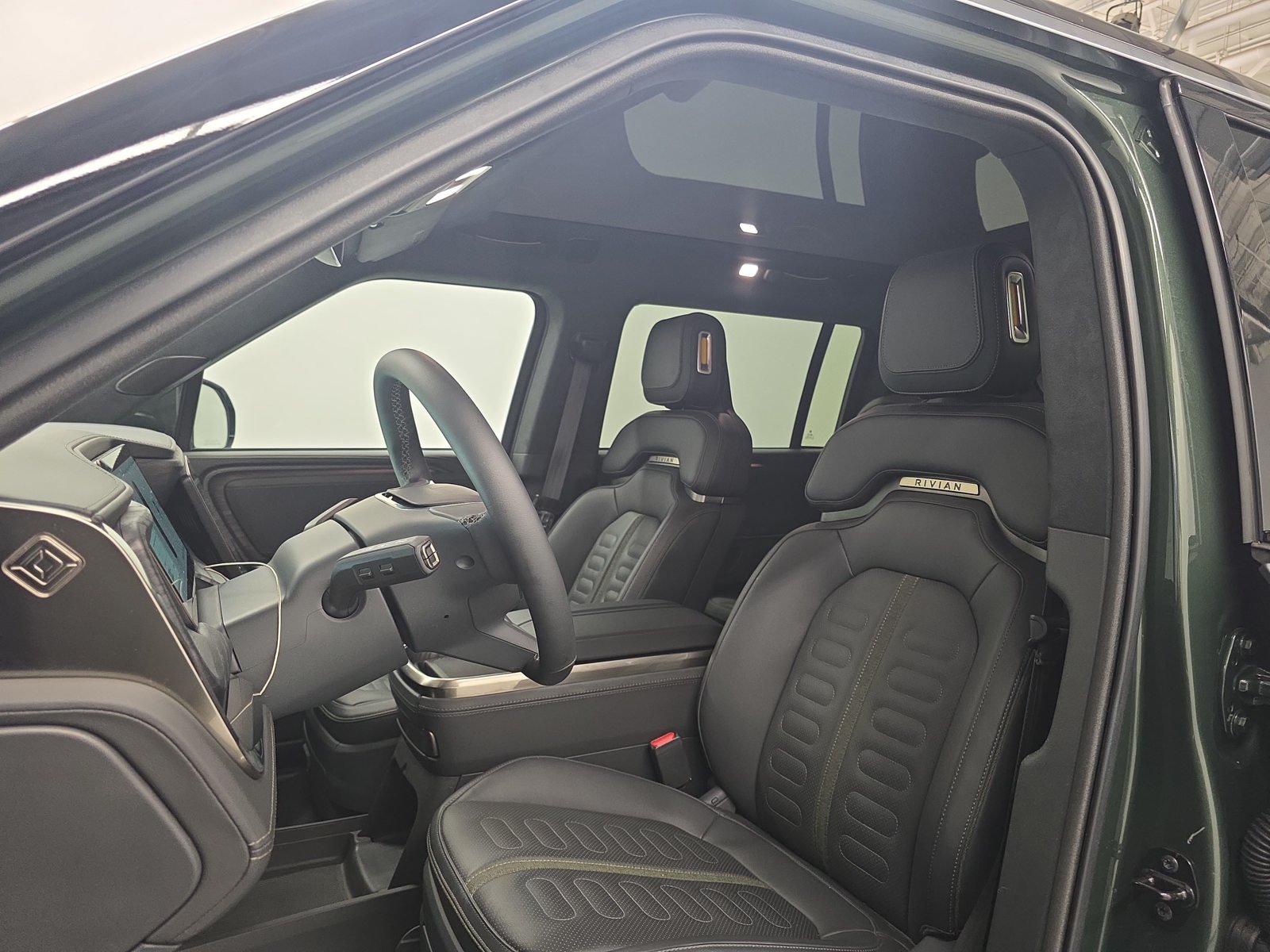 Used 2023 Rivian R1S Adventure Quad AWD/4WD image 20