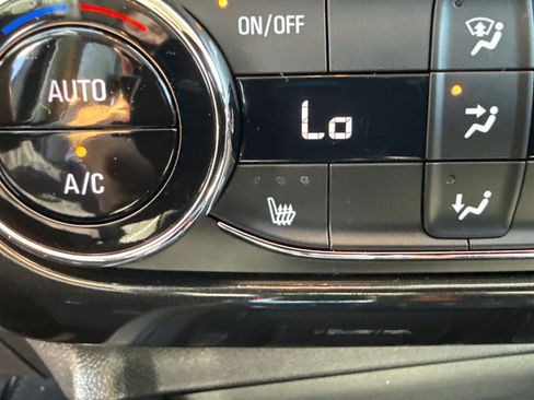 Used 2025 Chevrolet TrailBlazer LT w/ Convenience Package AWD/4WD image 21