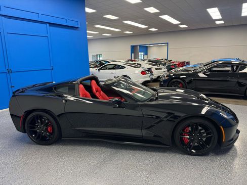 Used 2019 Chevrolet Corvette Stingray Coupe RWD image 5