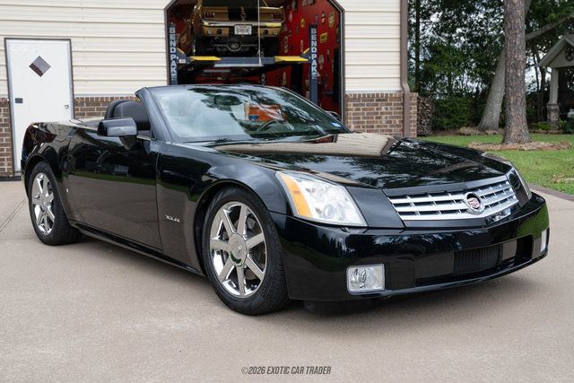 Used 2006 Cadillac XLR RWD image 12