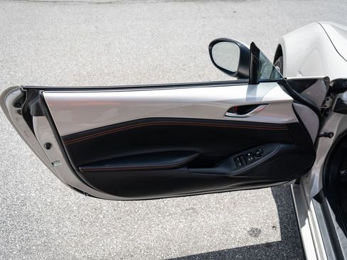 Used 2023 MAZDA MX-5 Miata Grand Touring RWD image 15