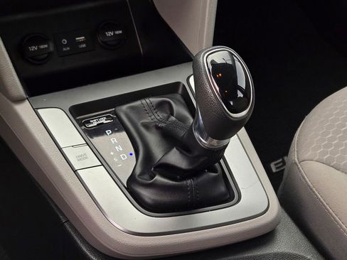 Used 2019 Hyundai Elantra SE image 34