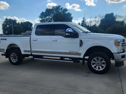 Used 2017 Ford F250 Lariat w/ Chrome Package AWD/4WD image 4