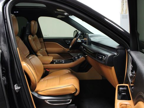Used 2020 Lincoln Aviator Black Label Grand Touring w/ Class IV Trailer Tow Package image 18
