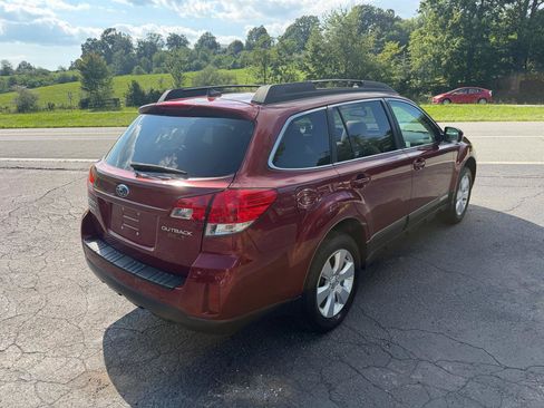 Used 2011 Subaru Outback 2.5i Limited w/ PWR Moonroof Pkg AWD/4WD image 7