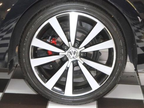 Used 2014 Volkswagen Beetle R-Line FWD image 12