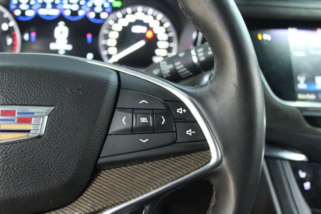Used 2017 Cadillac XT5 Platinum AWD/4WD image 17
