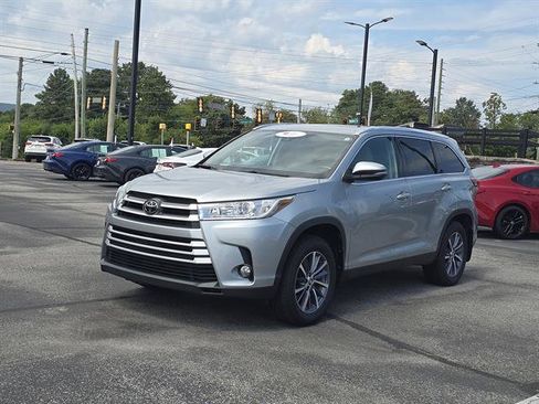 Used 2019 Toyota Highlander XLE image 1