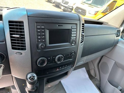 Used 2014 Mercedes-Benz Sprinter 2500 image 15