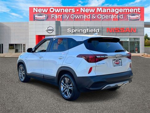 Used 2023 Kia Seltos LX image 6