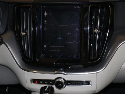 Used 2019 Volvo XC60 T5 Momentum w/ Premium Package image 42