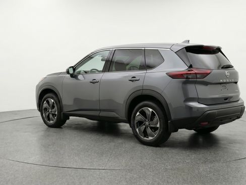 Used 2025 Nissan Rogue SV AWD/4WD image 6