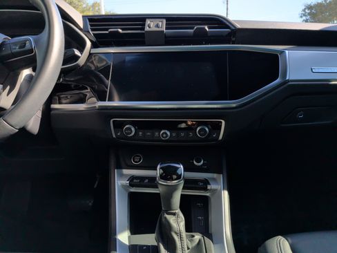 Used 2021 Audi Q3 2.0T Premium image 29