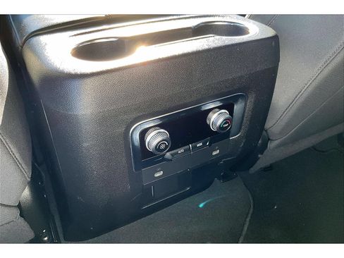Used 2024 GMC Yukon XL SLE w/ Max Trailering Package AWD/4WD image 10
