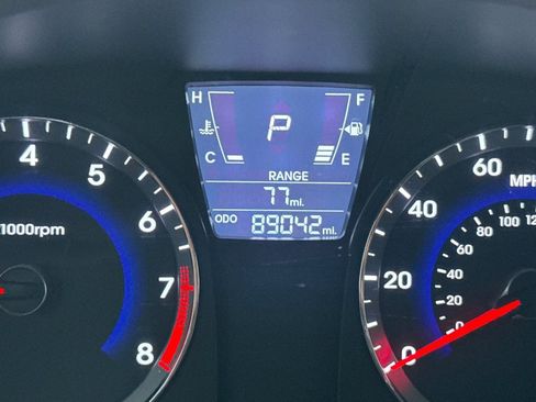 Used 2012 Hyundai Accent GS image 24