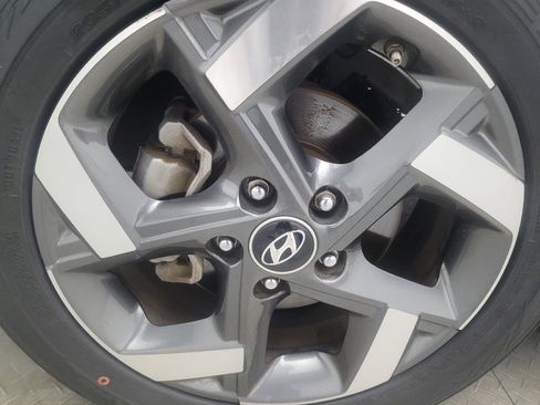 Used 2023 Hyundai Venue SEL FWD image 31