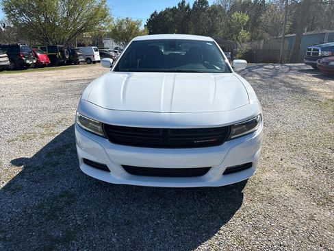 Used 2015 Dodge Charger SXT image 3