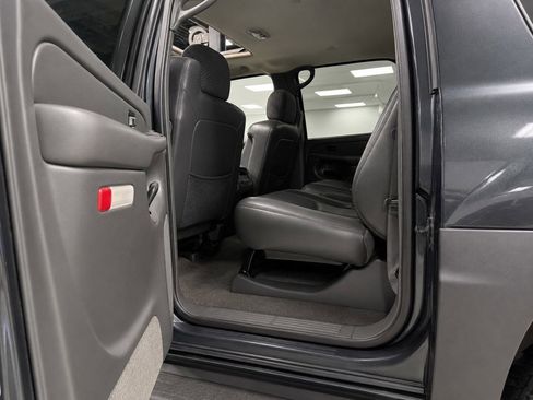 Used 2003 Chevrolet Avalanche 4x4 w/ Suspension Package, Off-Road image 62
