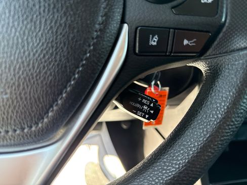 Used 2017 Toyota Corolla LE image 15