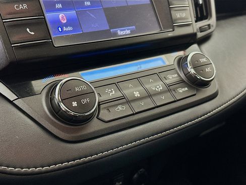 Used 2018 Toyota RAV4 XLE image 22