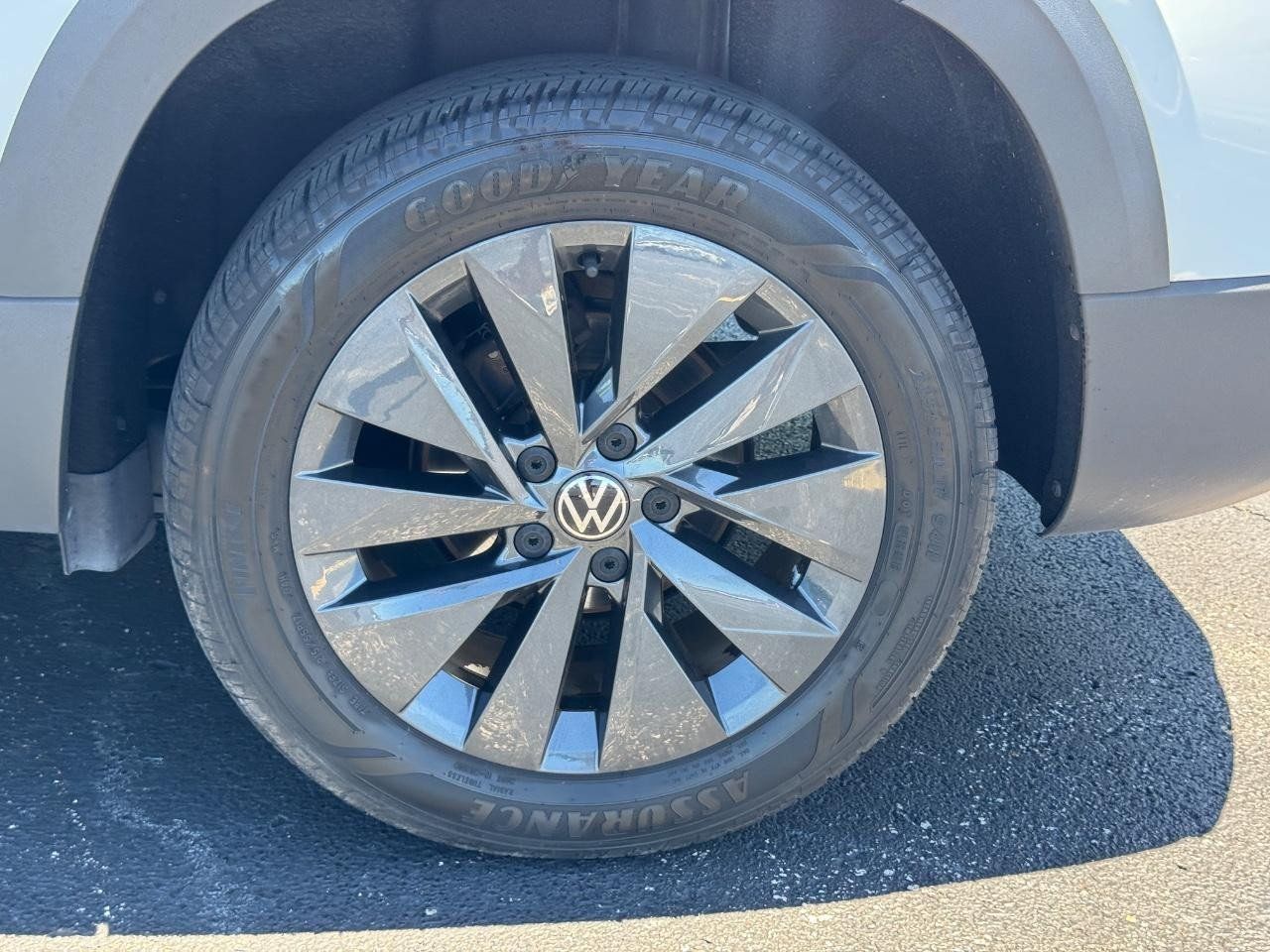 Used 2023 Volkswagen Taos S w/ Driver Assistance Package FWD image 8