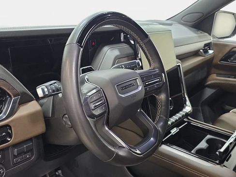 Used 2025 GMC Yukon Denali Ultimate AWD/4WD image 14