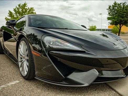 Used 2017 McLaren 570S RWD image 21
