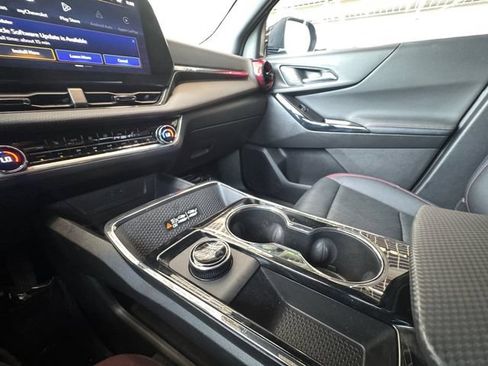 Used 2026 Chevrolet Equinox RS w/ LPO, Floor Liner Package FWD image 10
