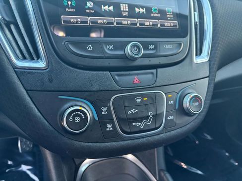 Used 2018 Chevrolet Malibu LT image 26