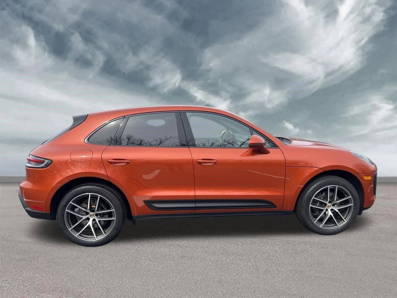 Used 2024 Porsche Macan AWD/4WD image 6