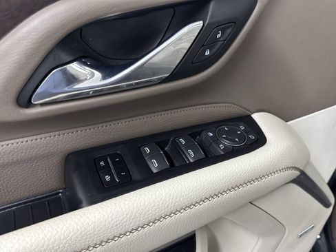 Used 2021 GMC Yukon XL Denali w/ Denali Premium Package image 19