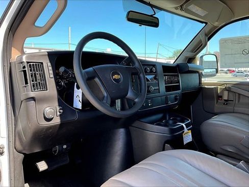 New 2026 Chevrolet Express 2500 image 8