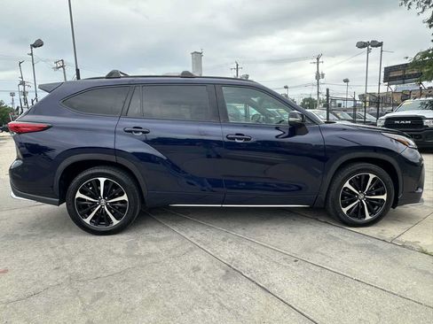 Used 2021 Toyota Highlander XSE AWD/4WD image 4