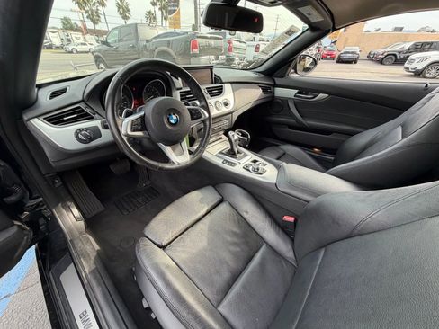 Used 2014 BMW Z4 sDrive35i w/ Technology Package RWD image 14